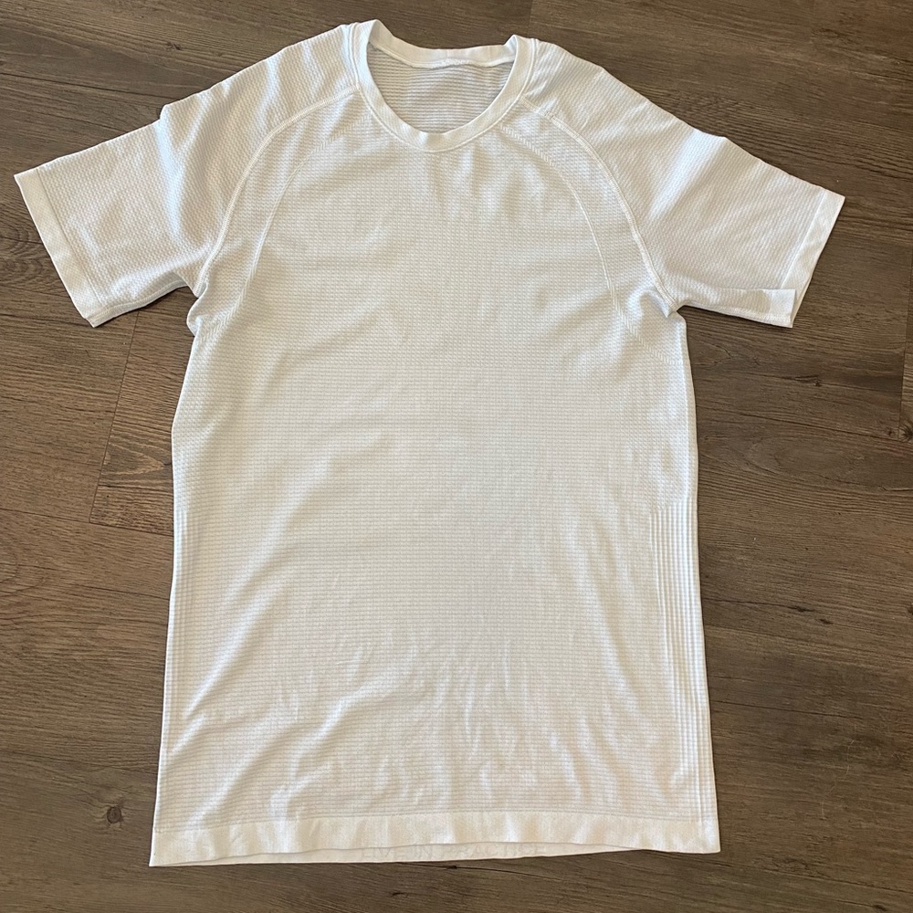 Lululemon White Metal Vent Tech Short Sleeve Shirt Size XS